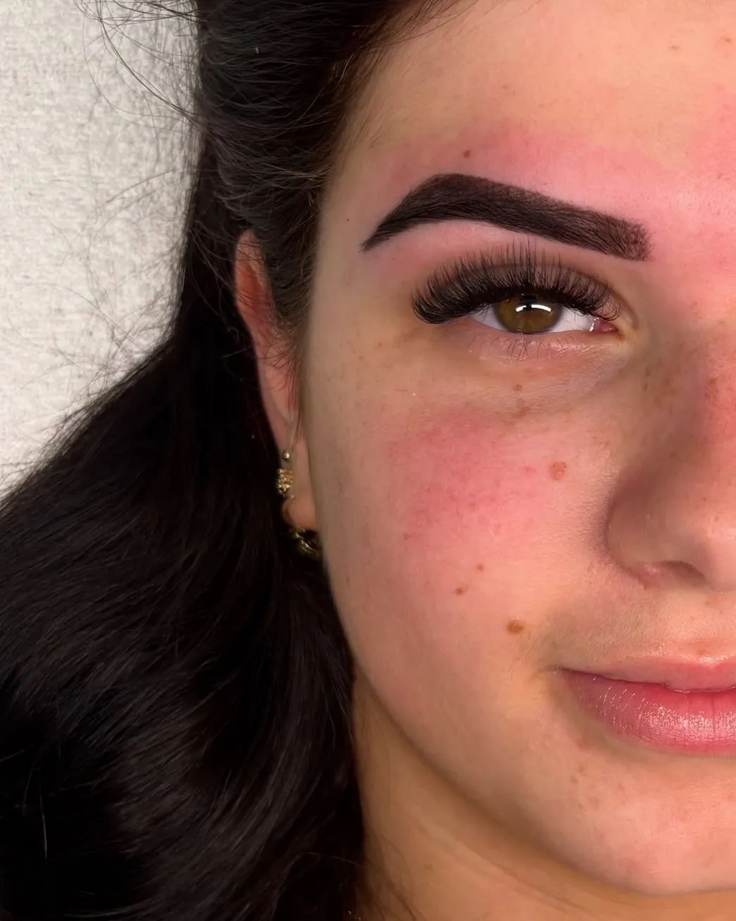 Tips darker eyebrows