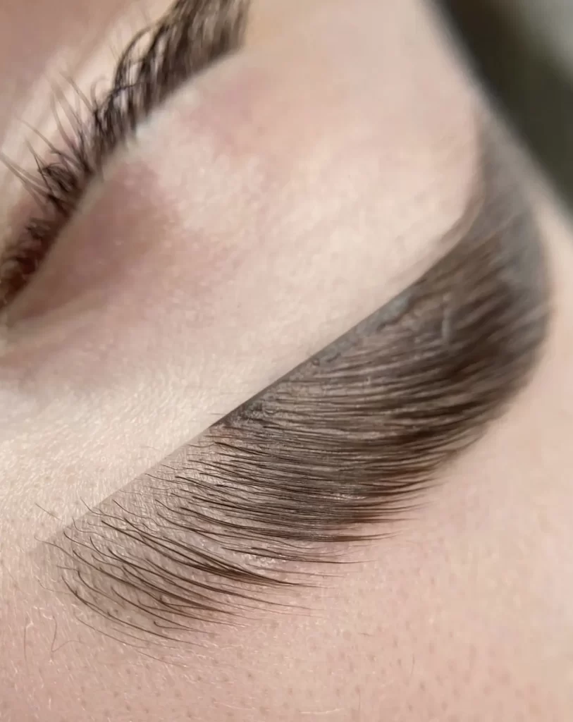How to get eyebrows tattooed with sensitive skin?