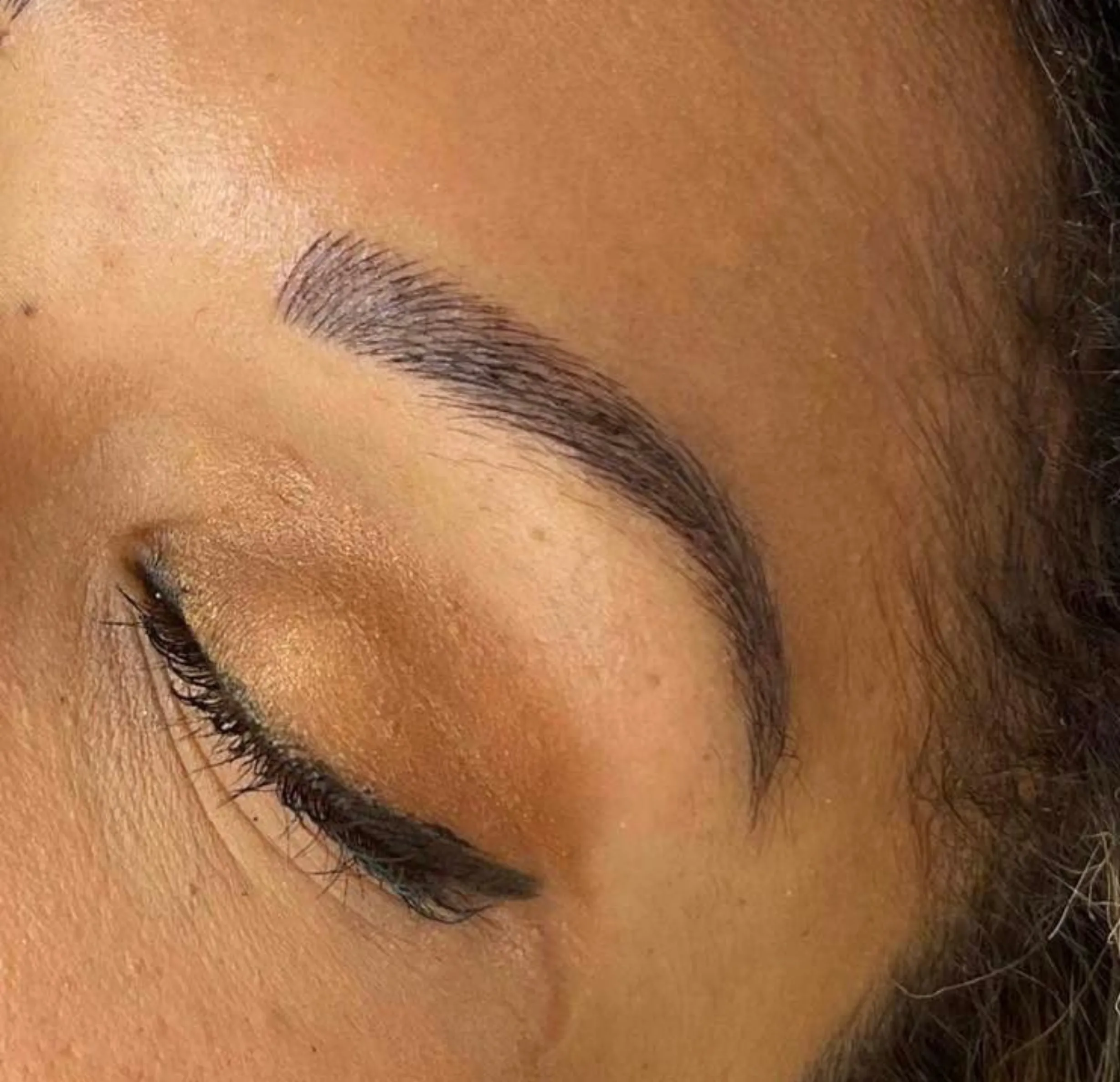 eyebrow mapping before tattoo